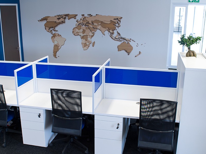 Blue and white call-centre